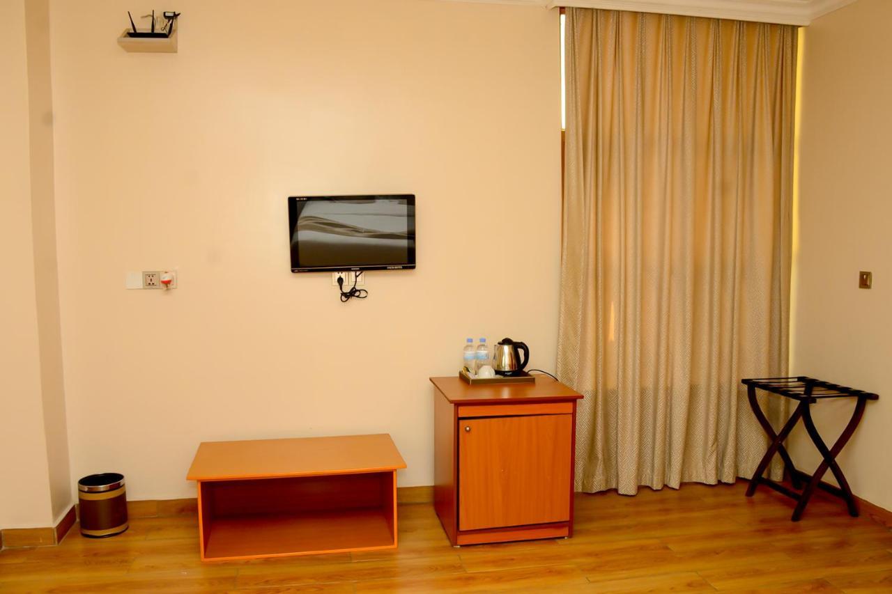 Kim Hotel Kigali Buitenkant foto